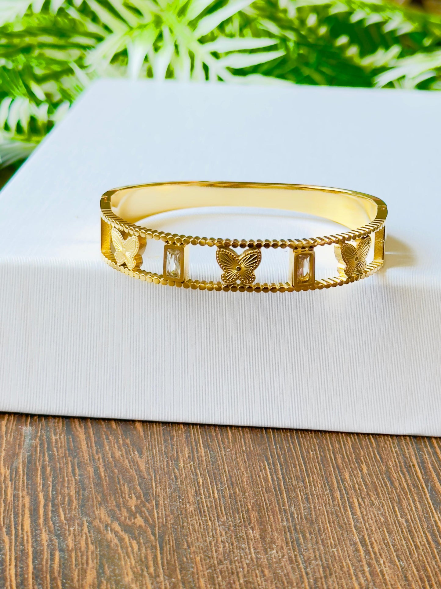 Elegant Gold-plated Butterfly Bracelet