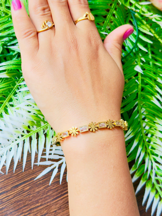 Gold-plated floral bracelet