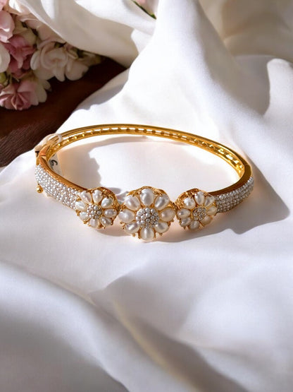 Eliza Pearl Floral Bracelet