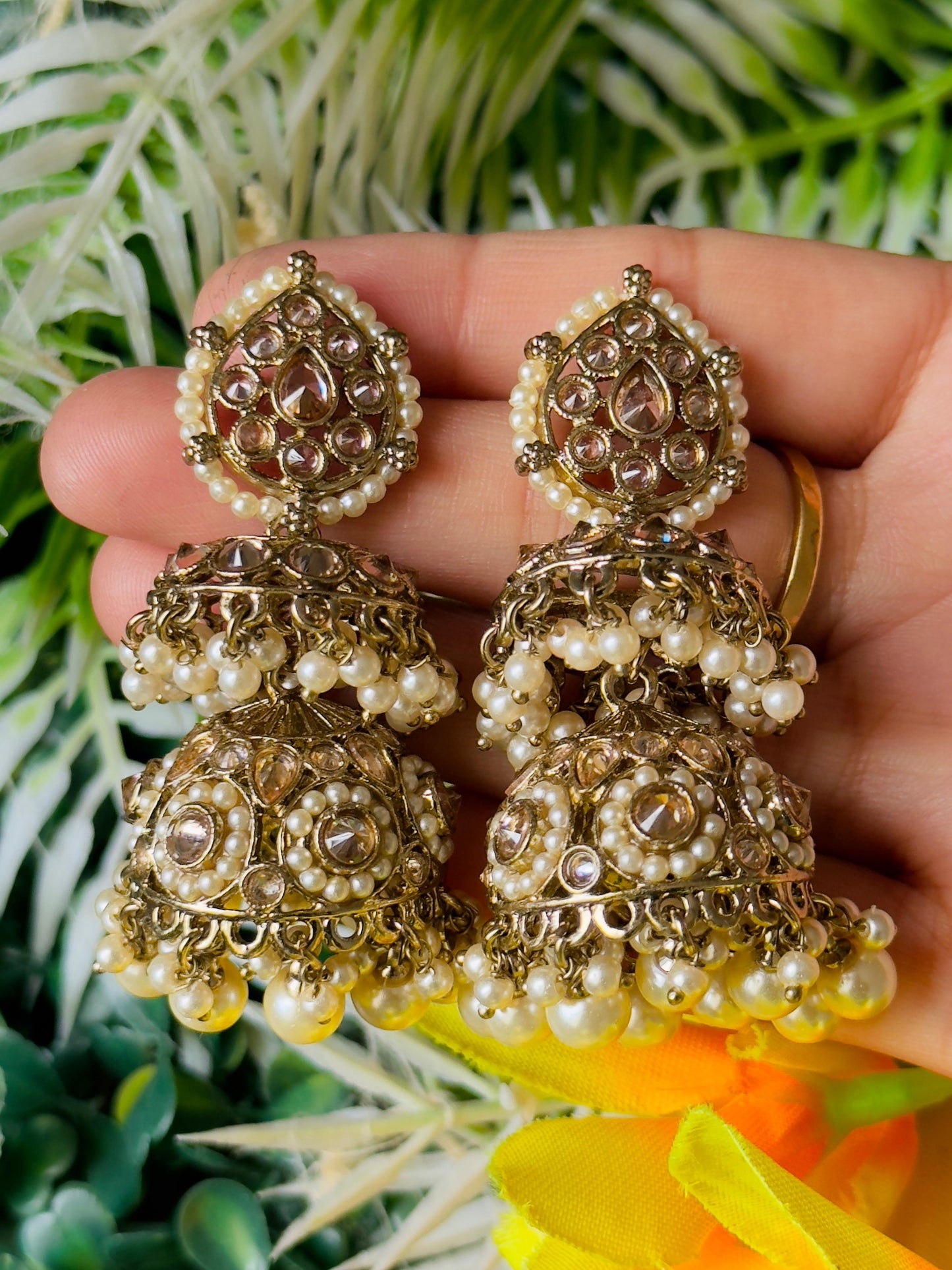 Shaanvi Jhumka earrings