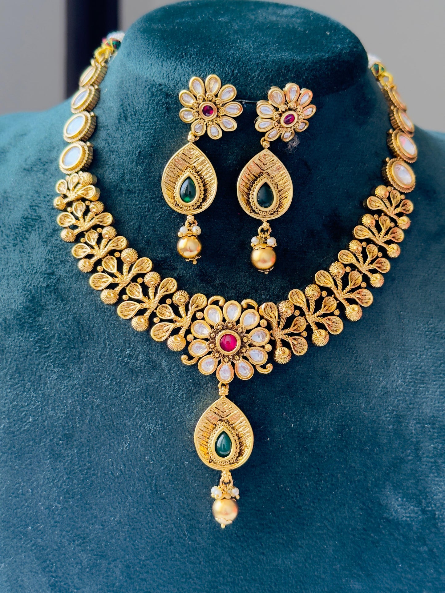 Pavithra Polki Antique Necklace Set