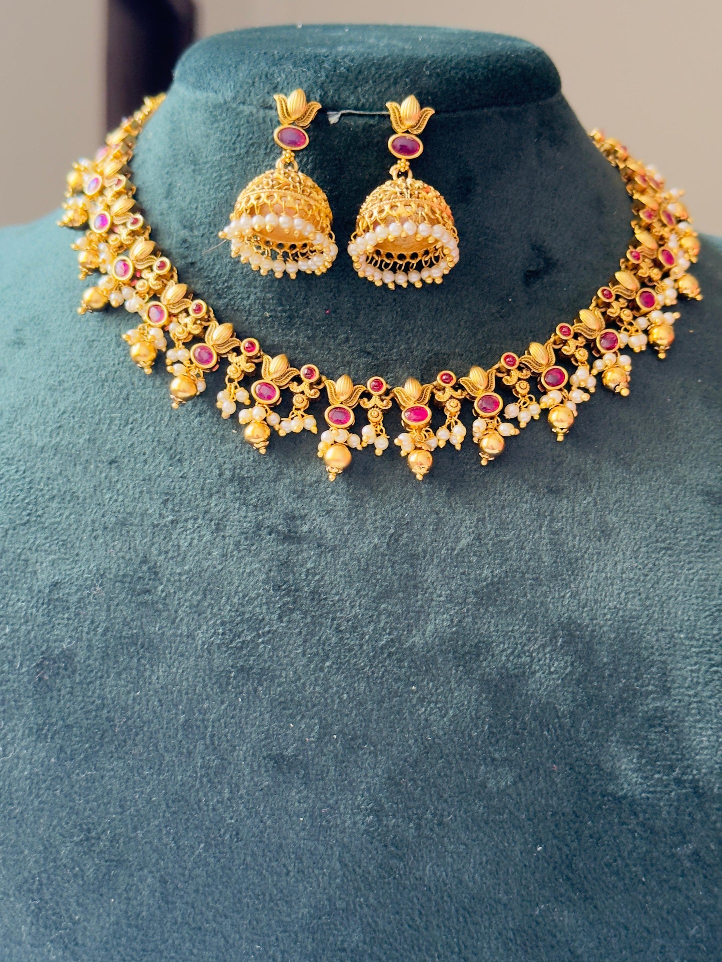 Neerja Antique Necklace Set