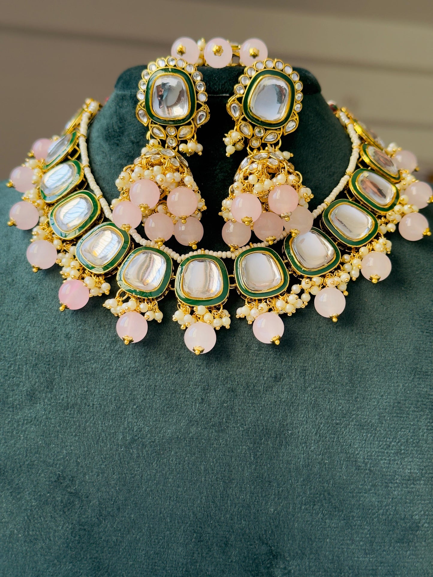 Dhriti Kundan Necklace Set