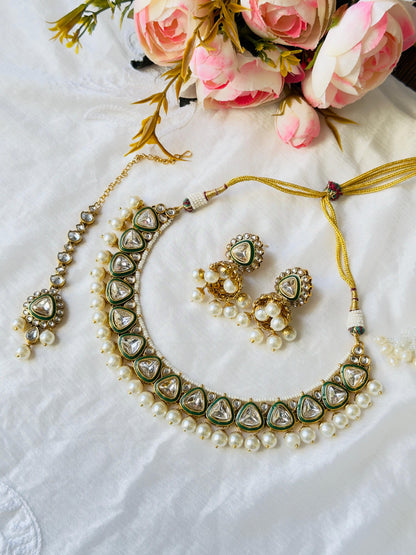 Garvi Kundan Necklace Set