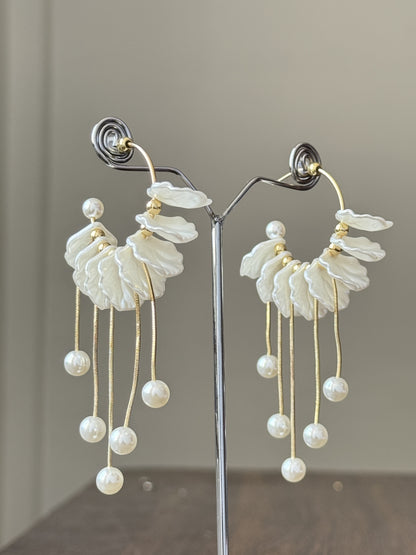 Elegant Gold-plated Pearl Dangle Hoop Earring