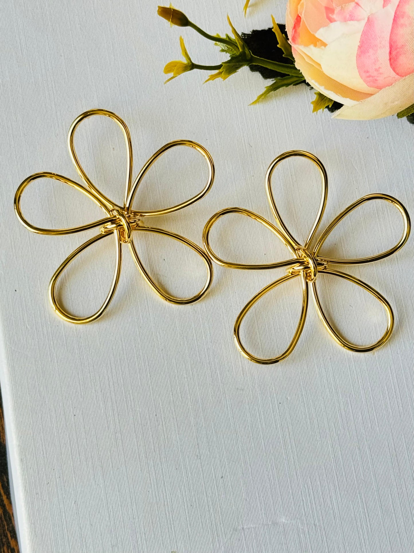 Gold-Plated Anti-Tarnish Flower Wire Earrings