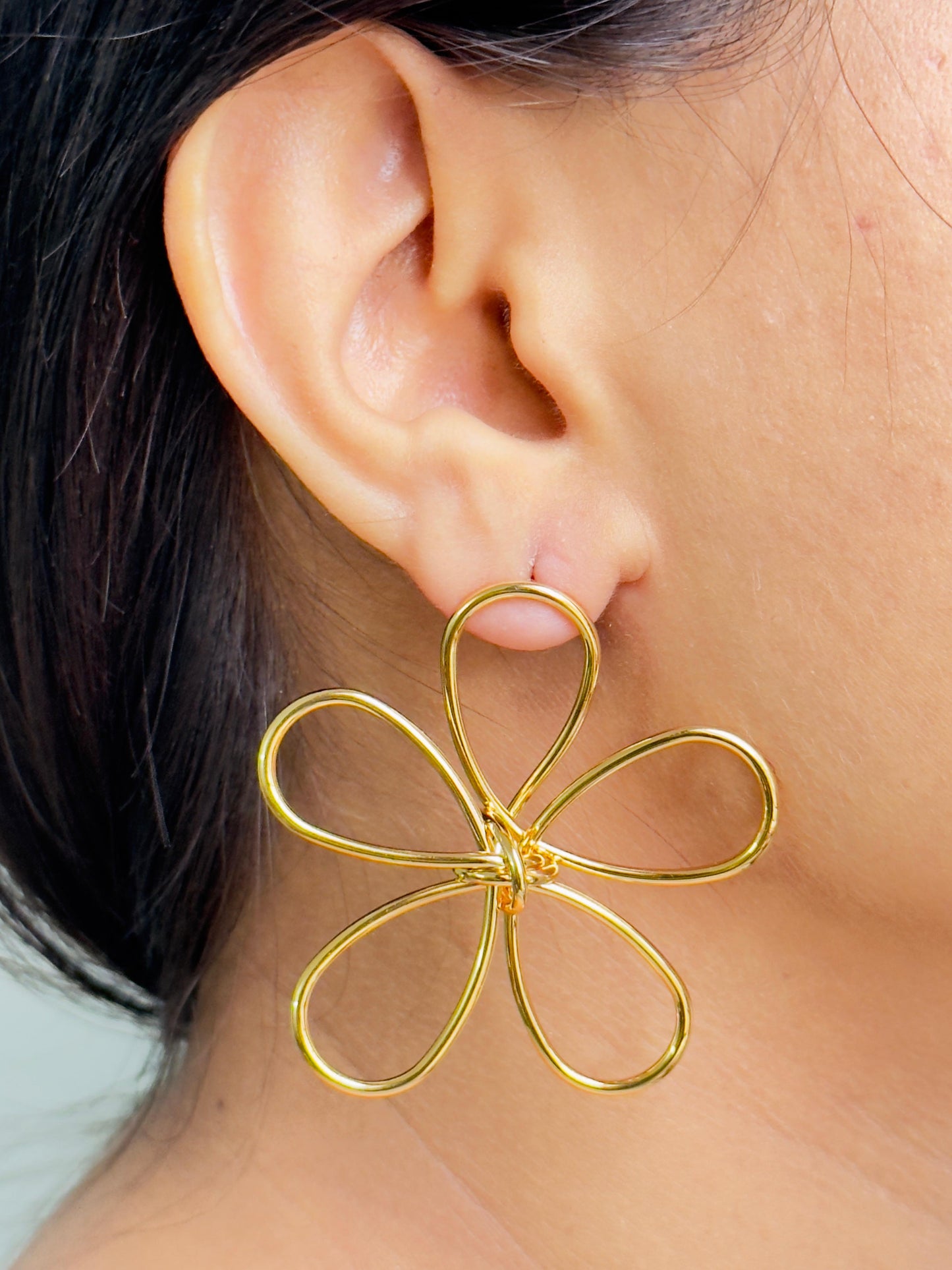 Gold-Plated Anti-Tarnish Flower Wire Earrings