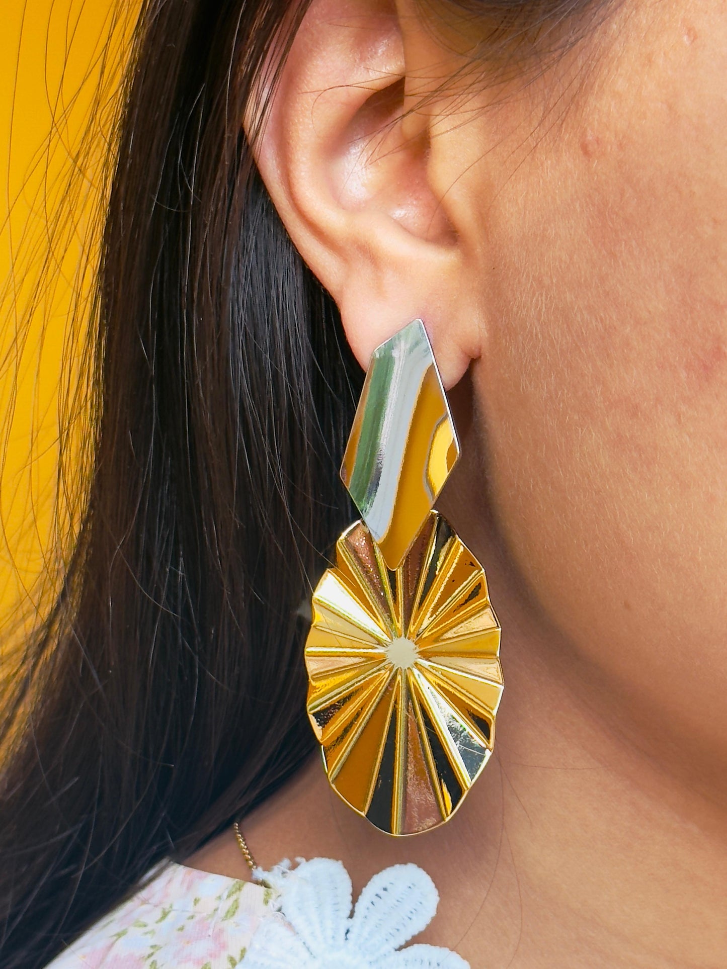 Eva Oval Earrings