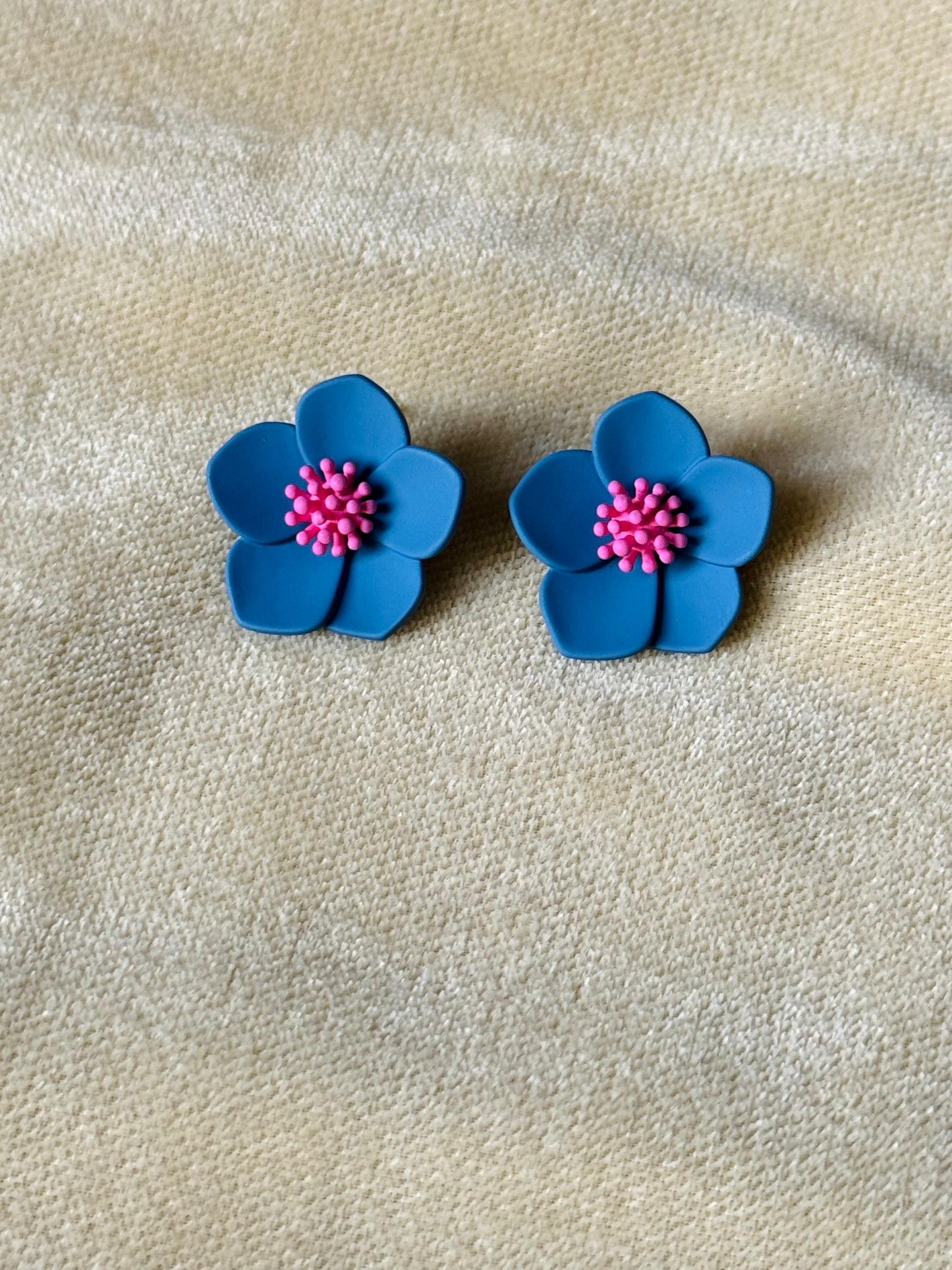 Elegant Blue Flower Tops earrings