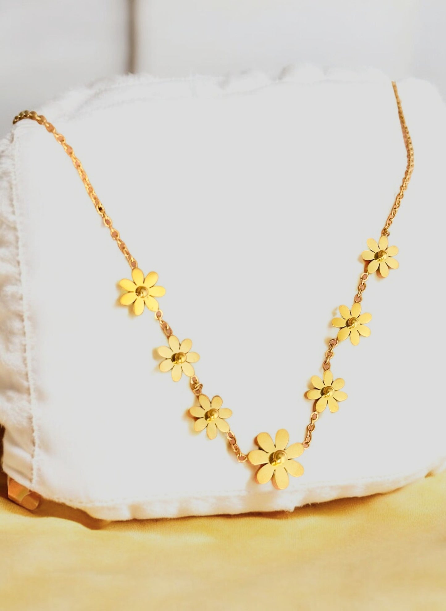 18K Gold-Plated Daisy Necklace