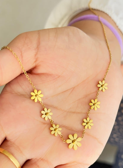 18K Gold-Plated Daisy Blossom Necklace – Anti-Tarnish